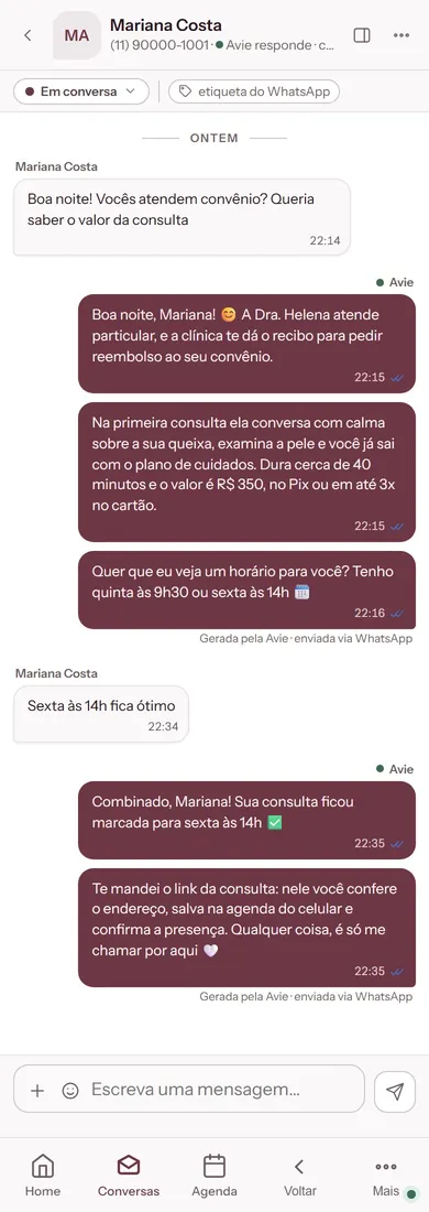 Conversa no app da Avie em que a secretária IA explica a primeira consulta e diz o valor no fim da explicação