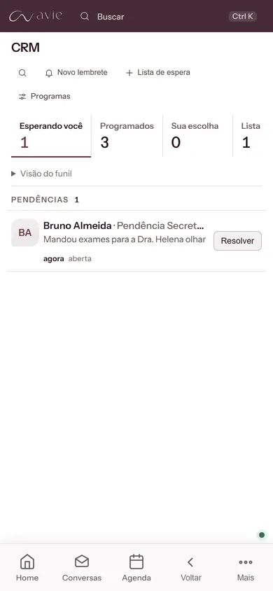 Aba Esperando você do CRM no app da Avie, com uma pendência e o motivo escrito